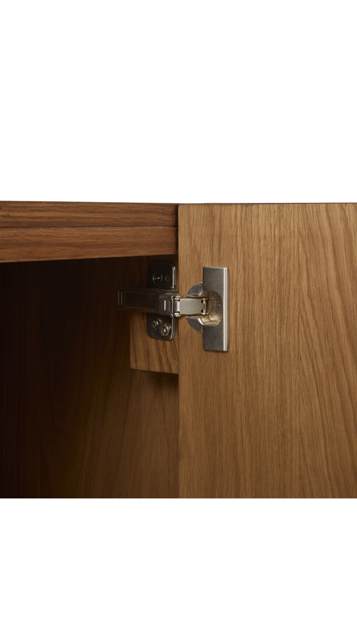 SP25 Omari Sideboard
