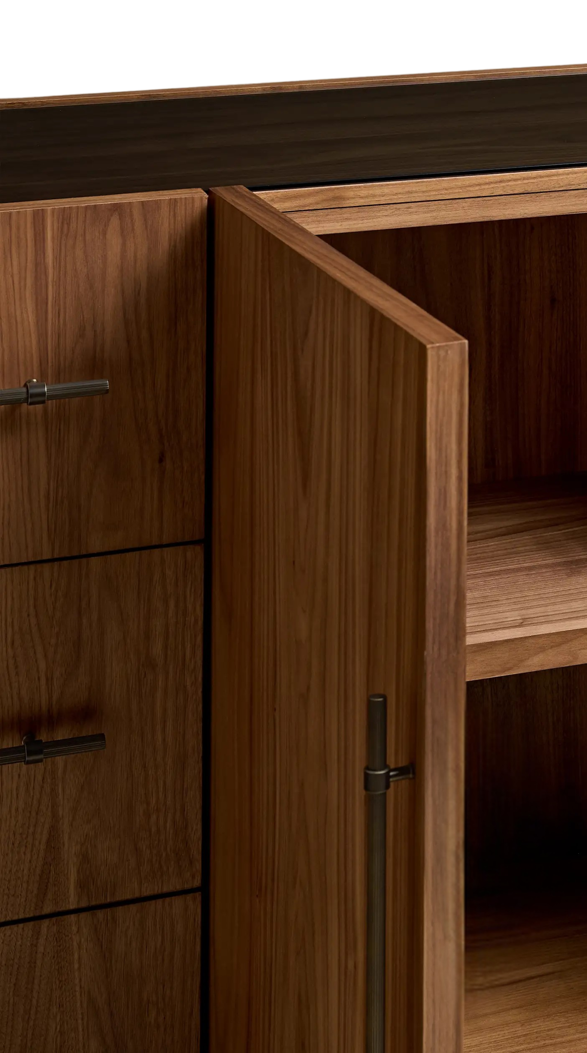 Piermont Sideboard (with Drawer Center)
